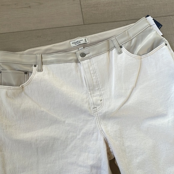 NWT Abercrombie and Fitch 90's straight high waisted plus size jeans - Picture 6 of 10